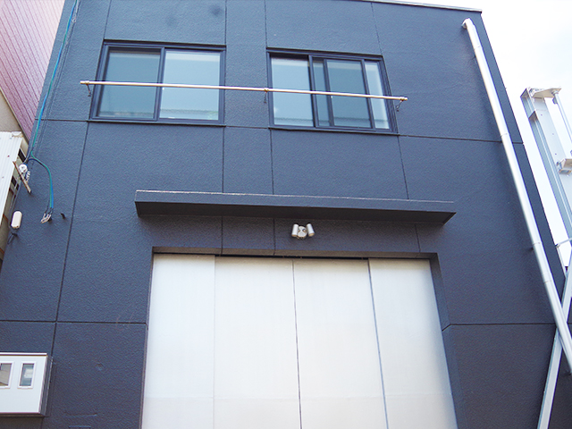 京都市山科区　倉庫外壁塗装　完工