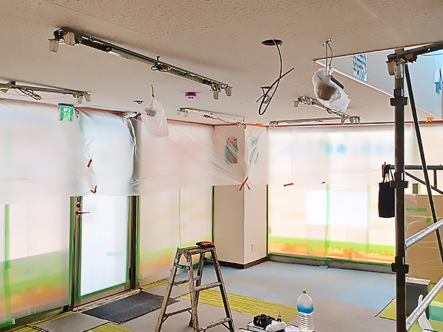 奈良県生駒市の店舗天井塗装工事（養生編）