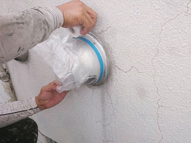 京都市山科区　S様社屋の外壁・屋根塗装工事⑧（外壁の下塗り作業）