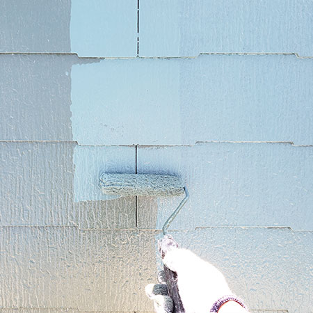 京都市山科区　S様邸の屋根塗装に使用する塗料紹介　⑨（中塗り塗装編）