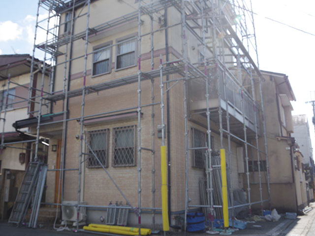 京都市山科区　外壁塗装工事と屋根塗装工事①（足場編）