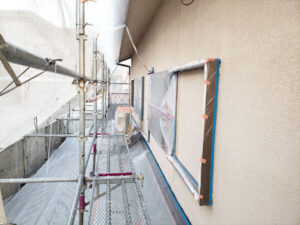 京都府城陽市　外壁塗装工前の養生作業〈M様邸・戸建て住宅〉