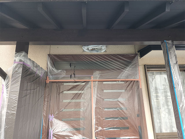 京都府城陽市　M様邸の外壁塗装工事　③（庇塗装編）