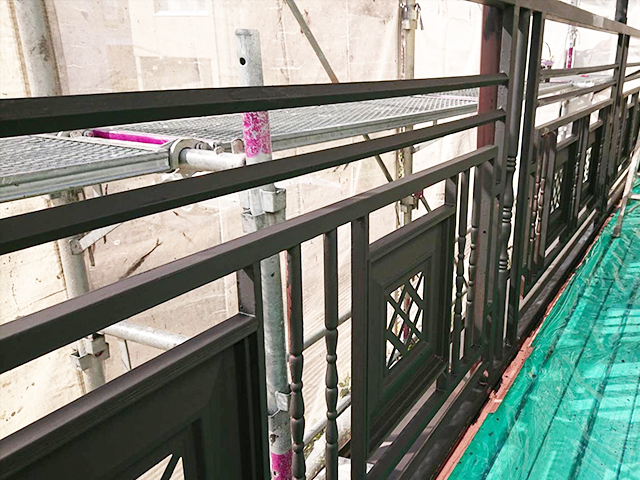 京都市西京区の外壁塗装工事　④（鉄製ベランダの塗り替え、サビ止め塗装）