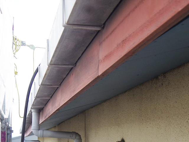 京都市西京区の屋根塗装工事　⑤（破風板、鼻隠し修理）