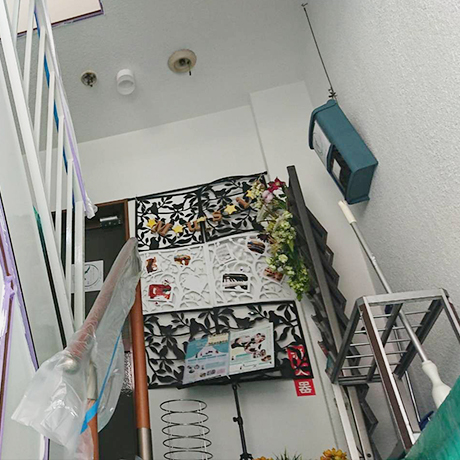 京都市中京区　賃貸住宅の内装　①（階段内壁塗装）