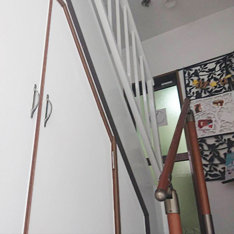 京都市中京区　賃貸住宅の内装　①（階段内壁塗装）