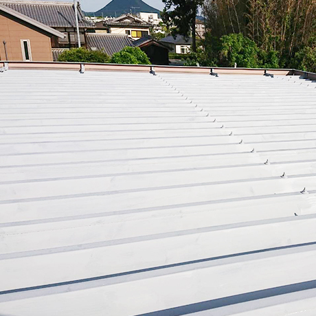 滋賀県守山市にて倉庫の折板屋根塗装　完工