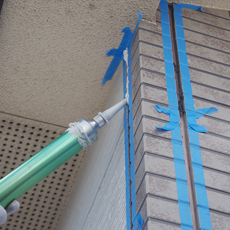 京都市山科区にてコーキング打設〈Y様邸外壁塗装・屋根塗装〉