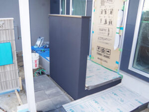 京都市山科区にて新築の門塀・門柱の塗装工事 施工後