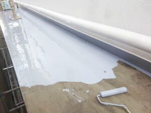 庇の防水材塗装