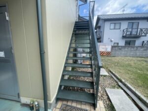 滋賀県大津市で戸建て住宅の鉄骨階段塗装、完成後の様子