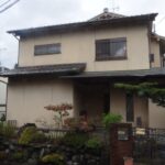京都市山科区にて外壁塗装(モルタル外壁の色ムラ修正)