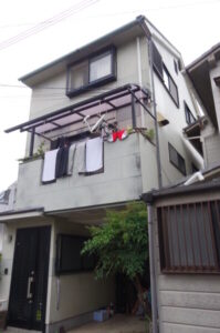 【京都府山科区】モルタル外壁の雨漏りを克服！2重下塗りで安心の防水塗装施工例 施工後